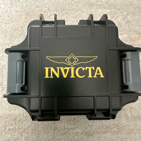 Invicta limited edition Mickey Mouse watch….. - Picture 3 of 3